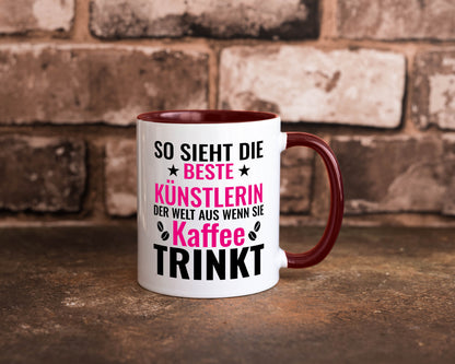 Kaffee trinkt: Künstlerin | Kunst Geschenk Humor Geschenkidee lustiger Spruch