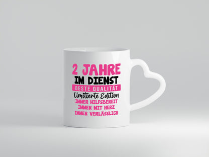 2 Jahre im Dienst | Jubiläum Arbeit v10 lustig Kollegen Büro Geschenk Tasse