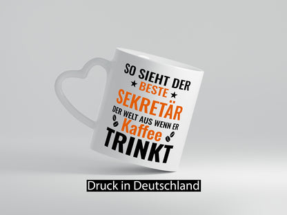 Kaffee trinkt: Sekretär | Büro Geschenkidee Arbeit Kollegen Humor Tasse