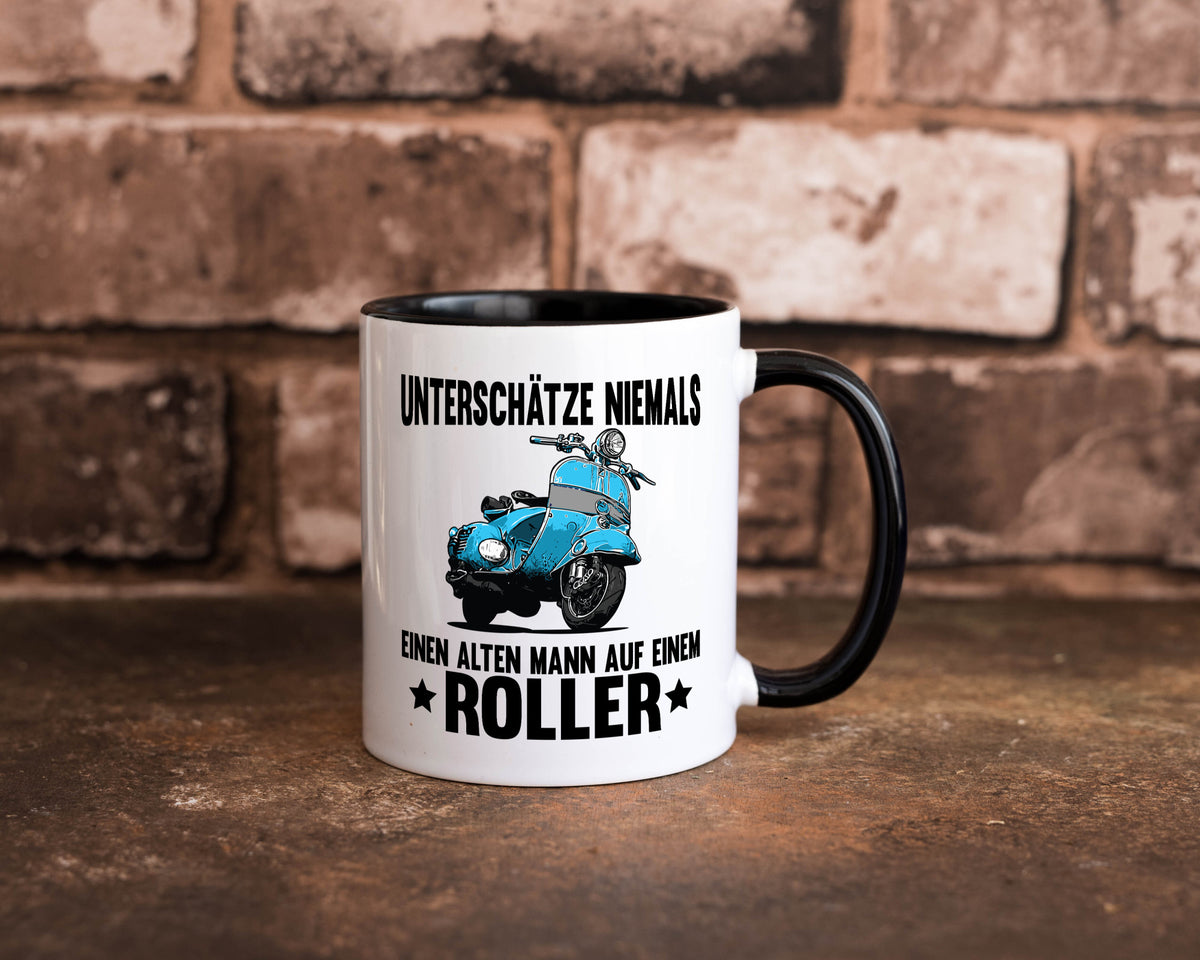 Unterschätze niemals einen alten mann auf einem Roller Humor Geschenkidee Tasse