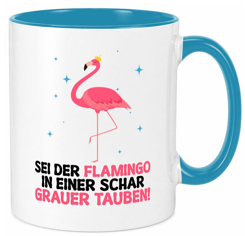 Flamingo in einer Schar Grauer Tauben | lustig Humor Geschenkidee Geschenk Tasse