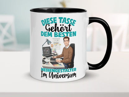 Im Universum: Mediengestalter | Medien Geschenk Humor Geschenkidee lustiger Tasse