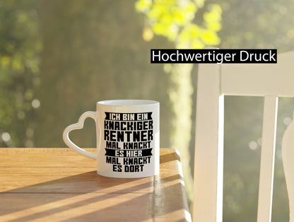 Ein knackiger Rentner | Ruhestand Ruhegenuss lustig Jubiläum Geschenk Tasse