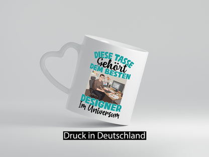 Im Universum: Designer Beruf | Mode lustig Arbeit Kollegen Büro Geschenk Tasse