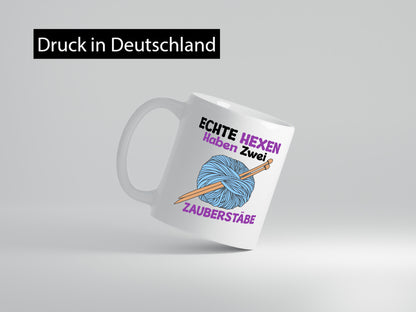 Echte Hexen haben zwei Zauberstäbe | Stricken v2 lustiger Spruch Geschenk Humor