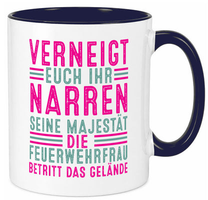 Verneigt euch: Feuerwehrfrau | Feuerwehr v2 Geschenkidee Humor Tasse
