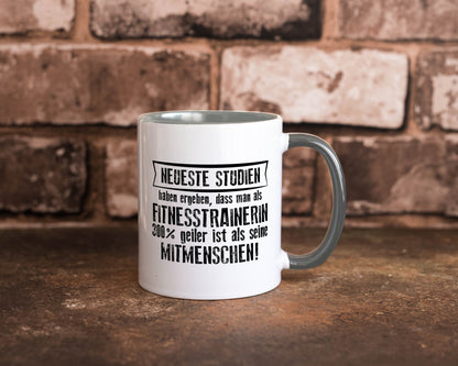 Neuste Studien: Fitnesstrainerin | Trainerin Sport lustig Humor Geschenkidee Tasse