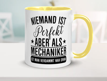 Verdammt nah dran: Mechaniker | KFZ Werkstatt lustig Humor Geschenkidee