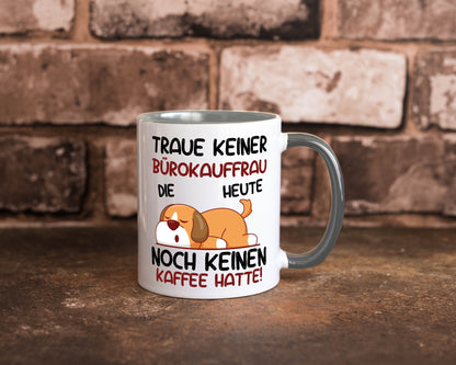 Traue keiner Bürokauffrau | Kauffrau lustig Arbeit Kollegen Büro Geschenk Tasse