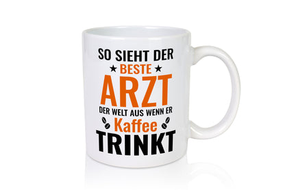 Kaffee trinkt: Arzt | Medizin Doktor Facharzt Geschenk Humor Geschenkidee