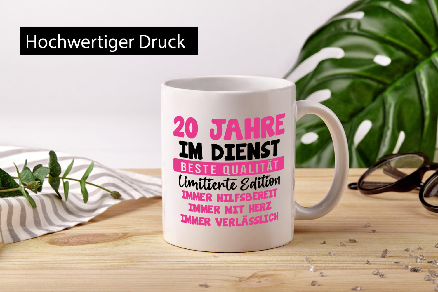 20 Jahre im Dienst | Jubiläum Arbeit v10 lustig Kollegen Büro Geschenk Tasse