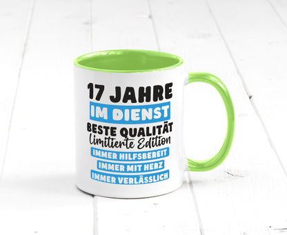 17 Jahre im Dienst | Jubiläum Arbeit v6 Humor Kollegen Büro Geschenkidee Tasse