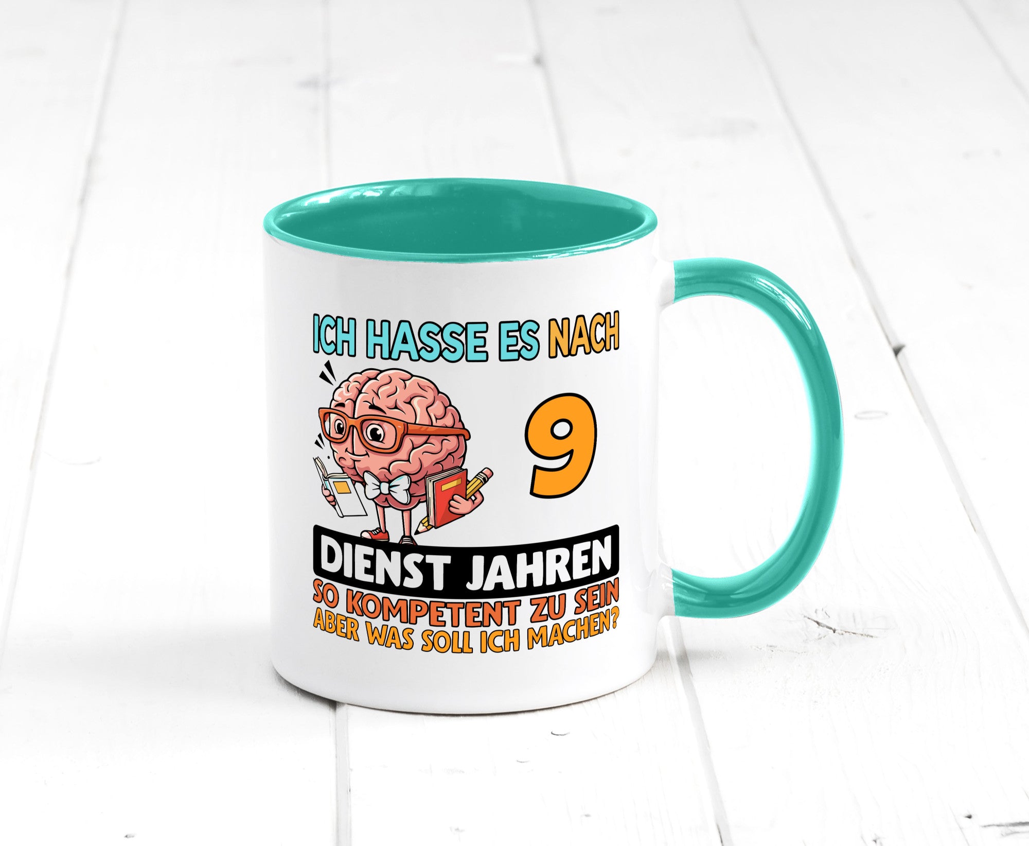 9 Dienstjahre | Arbeit Kompetent Humor Kollegen Büro Geschenkidee Tasse