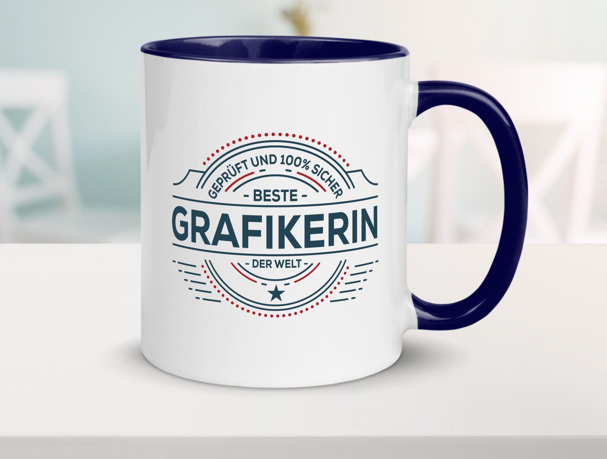 Geprüft und sicher: Grafikerin | Grafik Design Humor Geschenkidee Tasse
