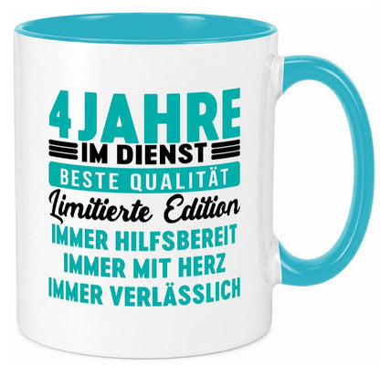 4 Jahre im Dienst | Jubiläum Arbeit v5 Geschenkidee Kollegen Büro Humor Tasse
