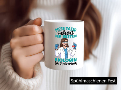 Im Universum: Biologin | Biologie Naturforscherin Geschenkidee Humor Tasse
