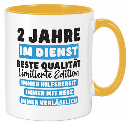 2 Jahre im Dienst | Jubiläum Arbeit v6 lustig Kollegen Büro Geschenk Tasse