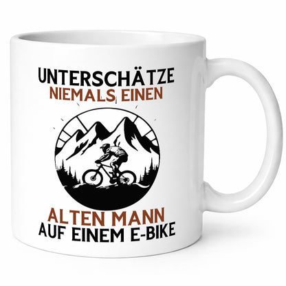 Alter man auf einem E-Bike | Radfahren Elektro Bike lustig Humor Geschenkidee