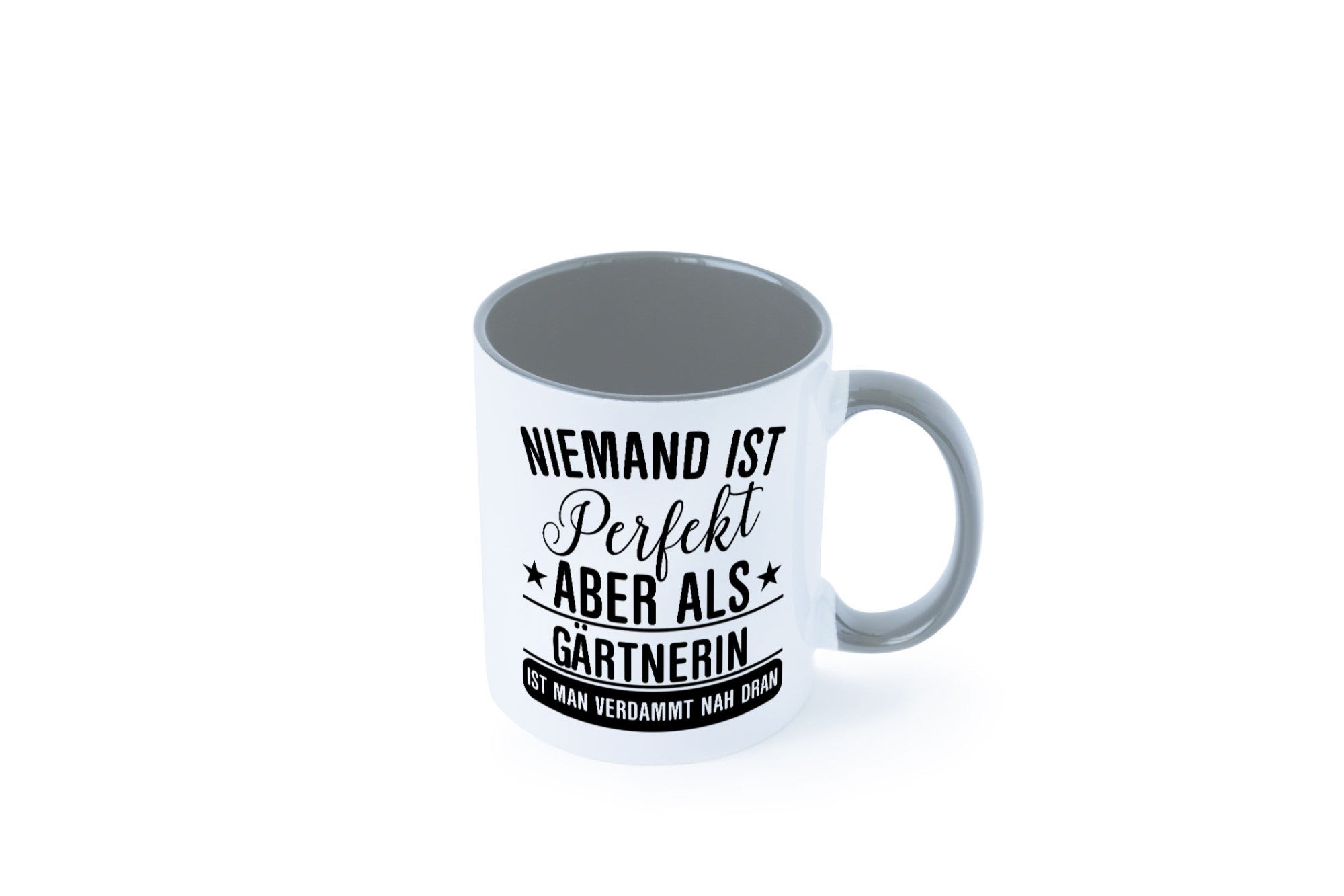 Verdammt nah dran: Gärtnerin | Gartenbau lustig Humor Geschenkidee Geschenk