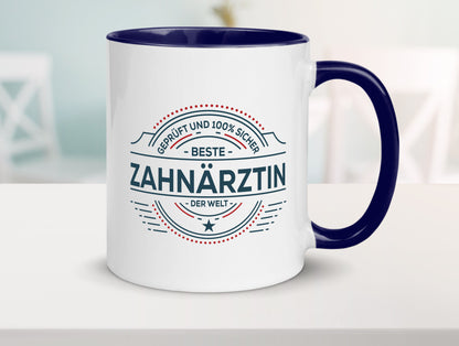 Geprüft und sicher: Zahnärztin | Zahnmedizin Beruf lustig Arbeit Kollegen Büro