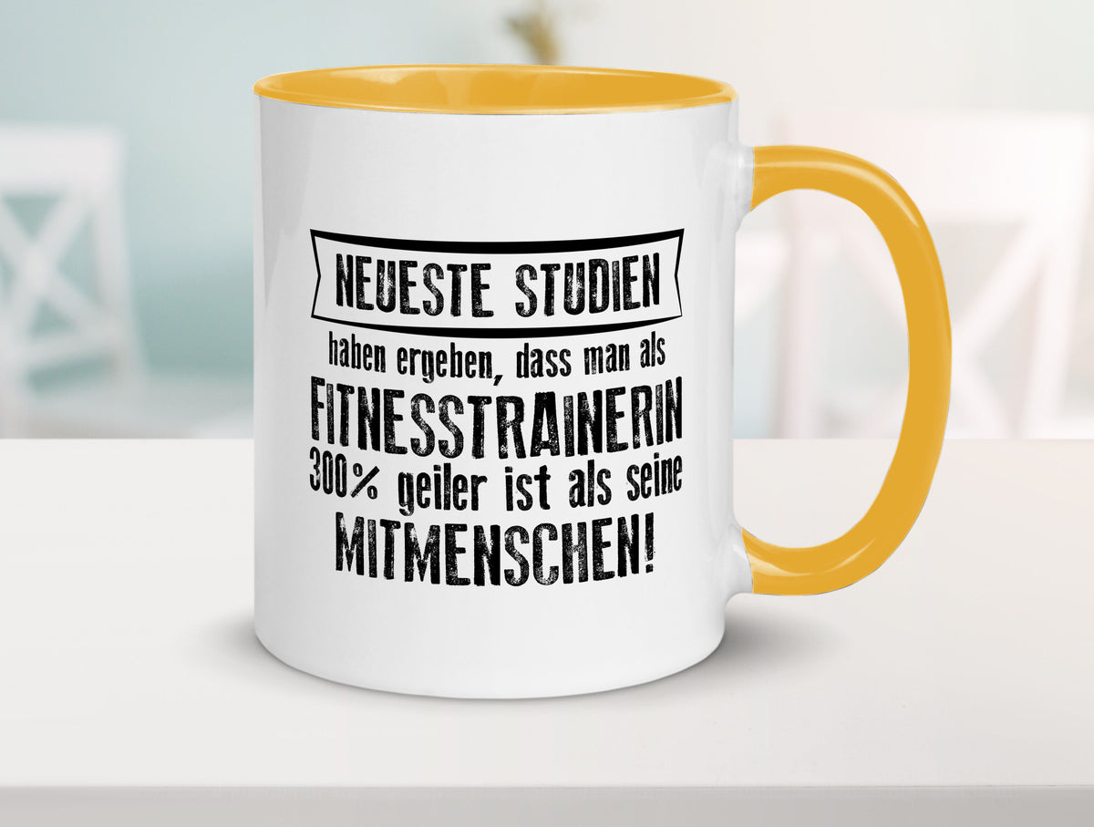 Neuste Studien: Fitnesstrainerin | Trainerin Sport lustig Humor Geschenkidee Tasse