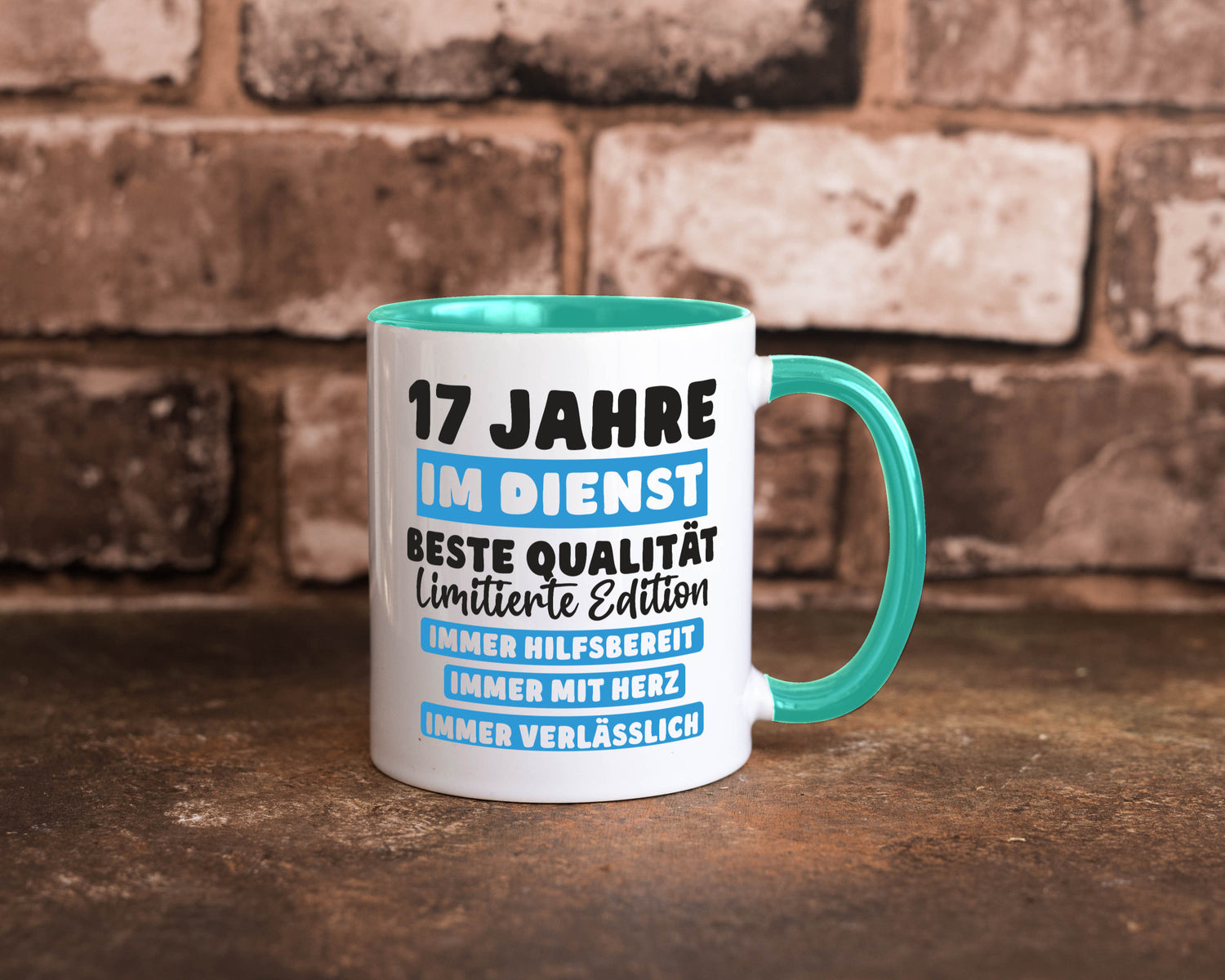 17 Jahre im Dienst | Jubiläum Arbeit v6 Humor Kollegen Büro Geschenkidee Tasse