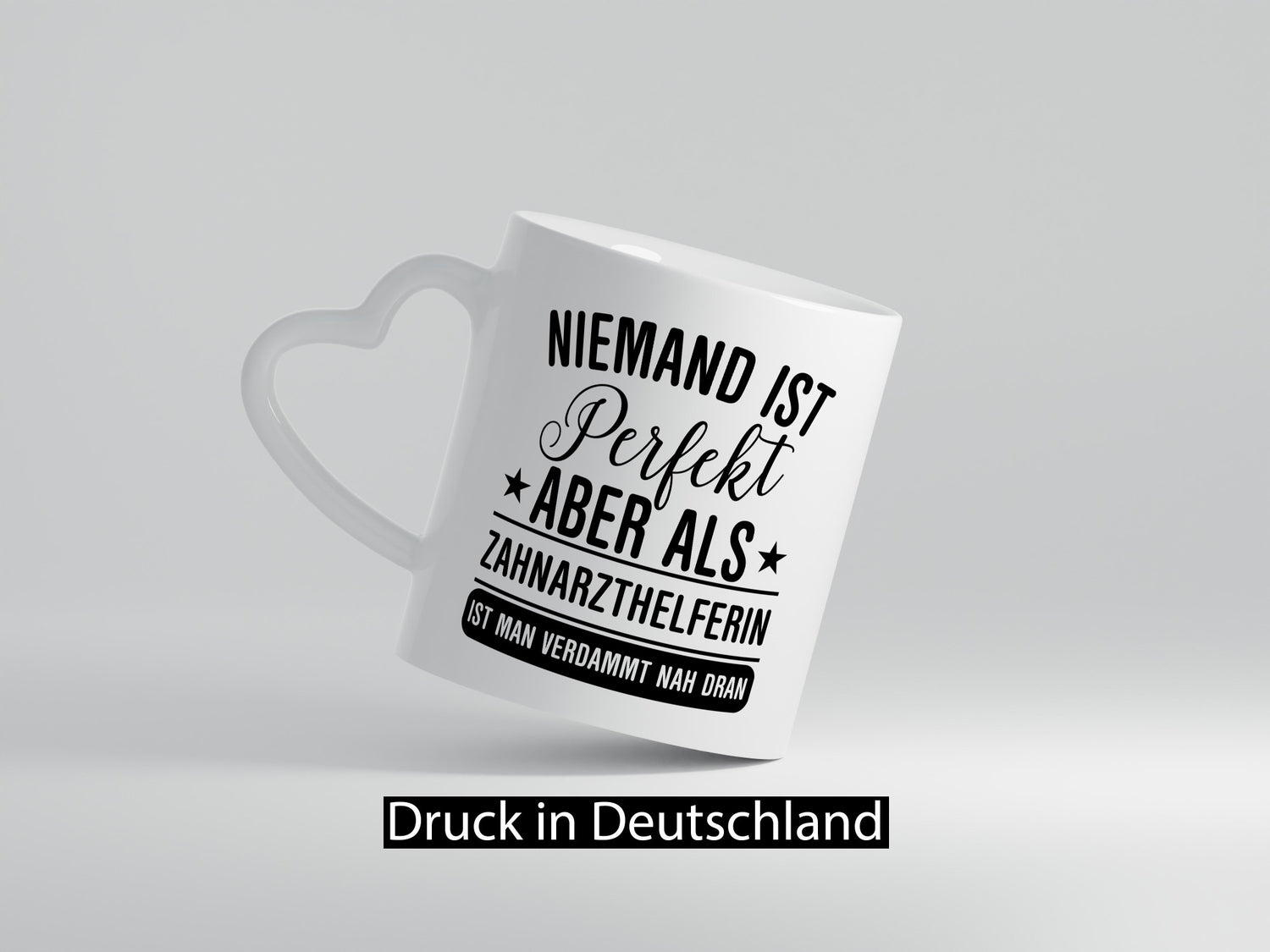 Verdammt nah dran: Zahnarzthelferin | Zahnmedizin Geschenk Humor Geschenkidee