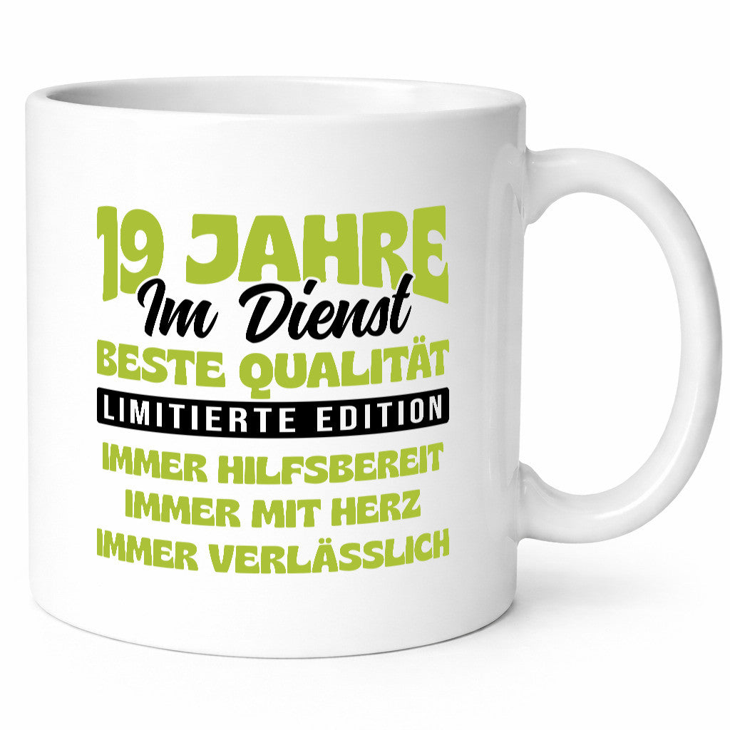 19 Jahre im Dienst | Jubiläum Arbeit v4 Geschenkidee Kollegen Büro Humor Tasse