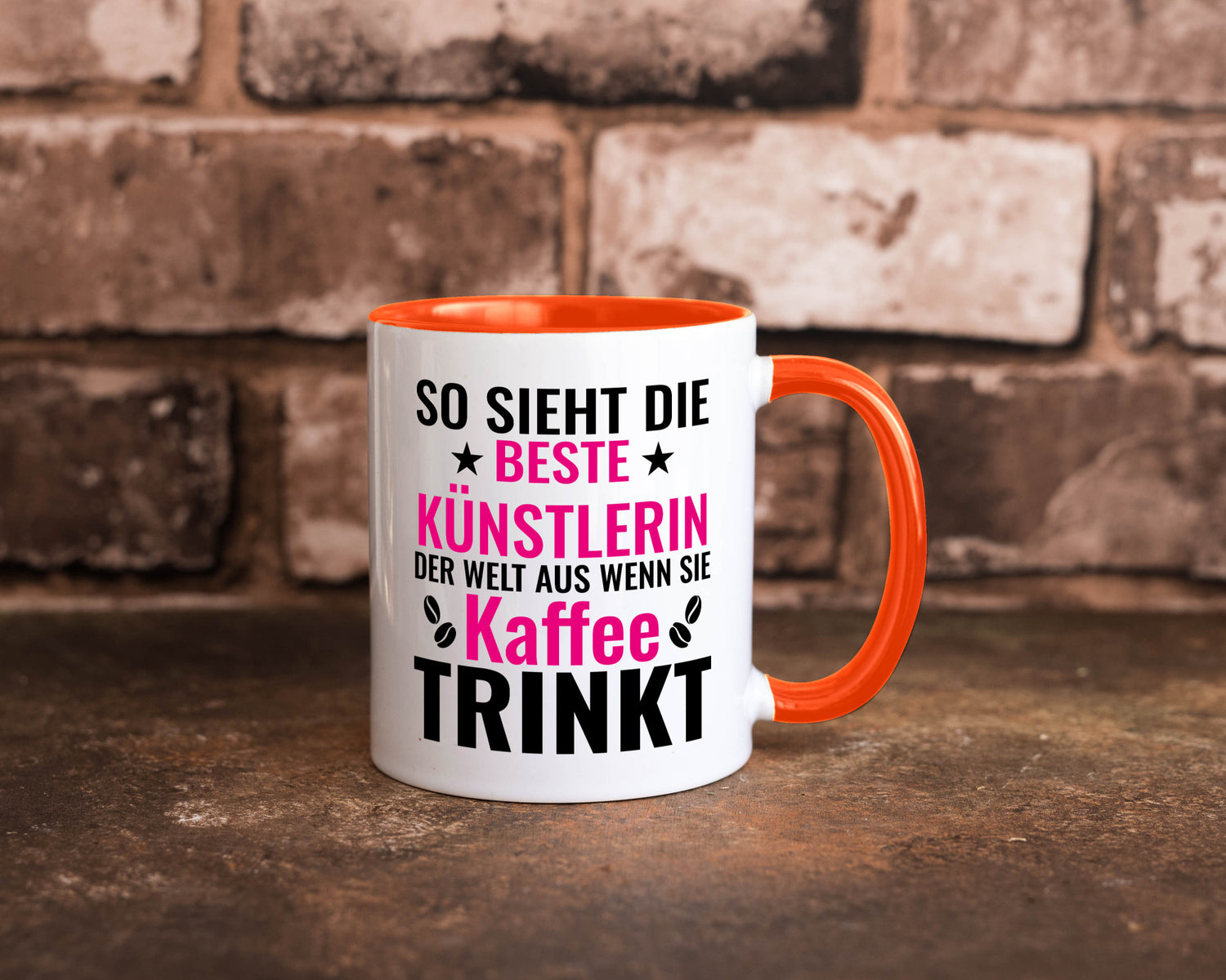 Kaffee trinkt: Künstlerin | Kunst Geschenk Humor Geschenkidee lustiger Spruch