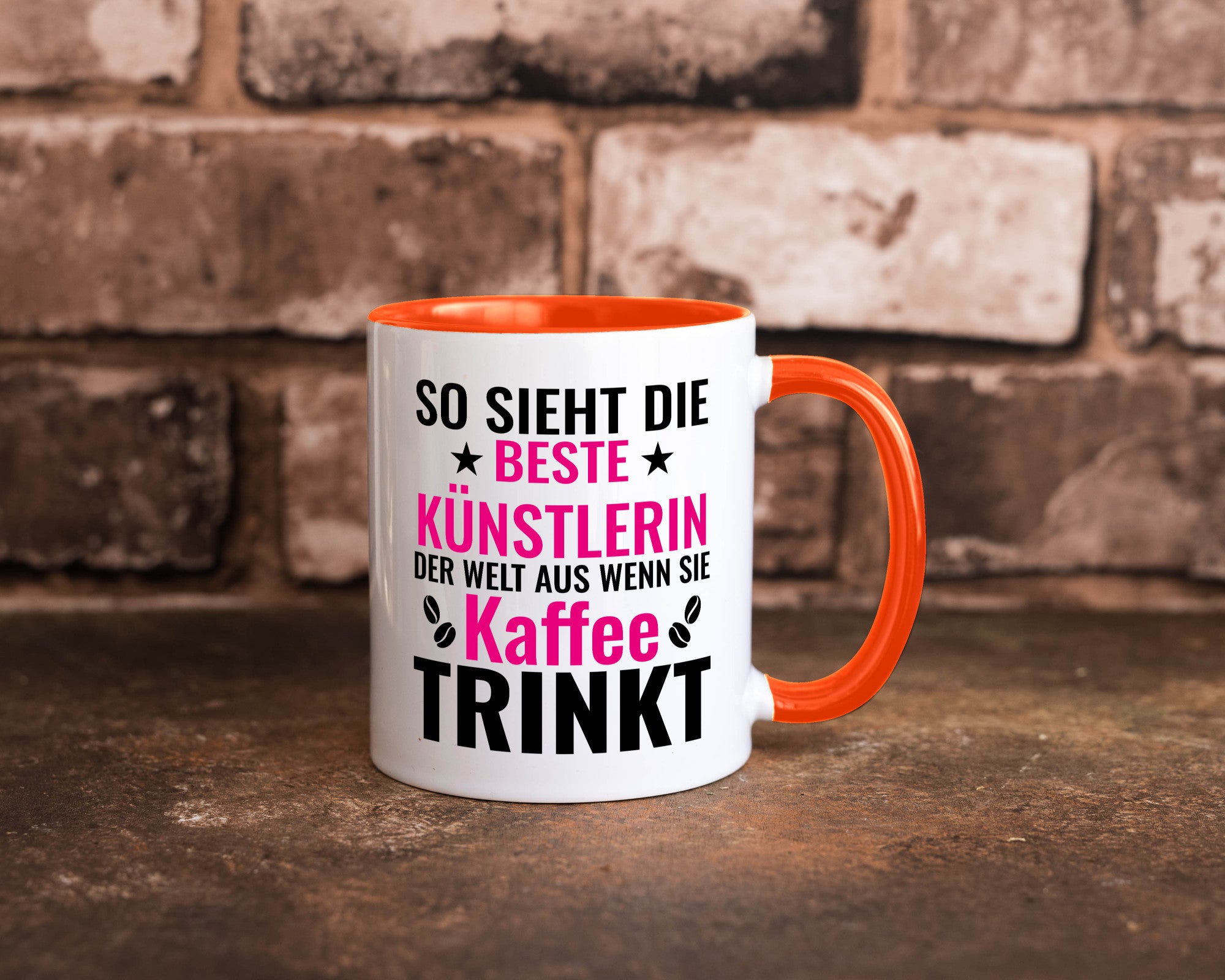 Kaffee trinkt: Künstlerin | Kunst Geschenk Humor Geschenkidee lustiger Spruch