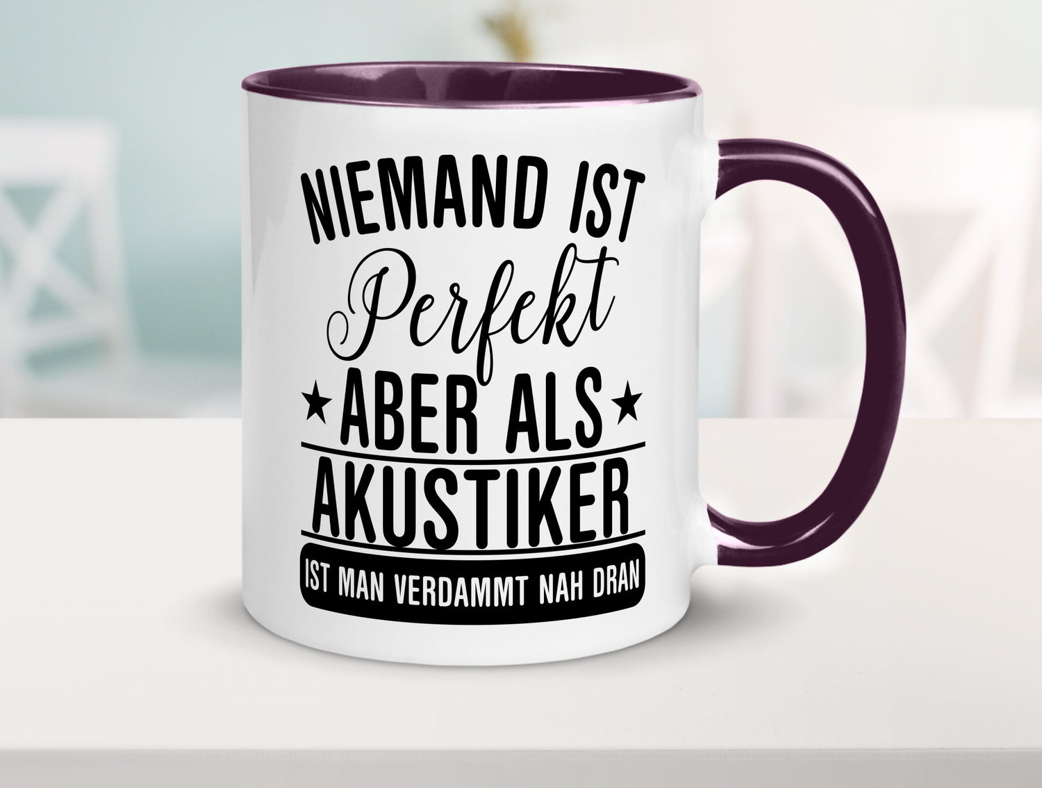 Verdammt nah dran: Akustiker | Akustik Hörgeräteakustik Humor Geschenkidee Tasse
