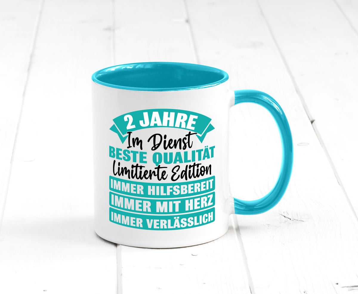 2 Jahre im Dienst | Jubiläum Arbeit v2 Geschenk Kollegen Büro lustiger Spruch Tasse