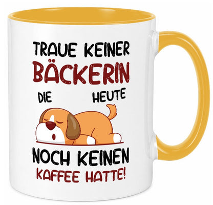 Traue keiner Bäckerin | Bäckerei Frauen Backen lustiger Spruch Geschenk Humor Tasse