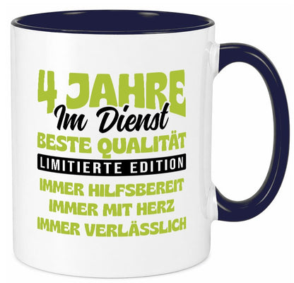 4 Jahre im Dienst | Jubiläum Arbeit v4 Geschenkidee Kollegen Büro Humor Tasse