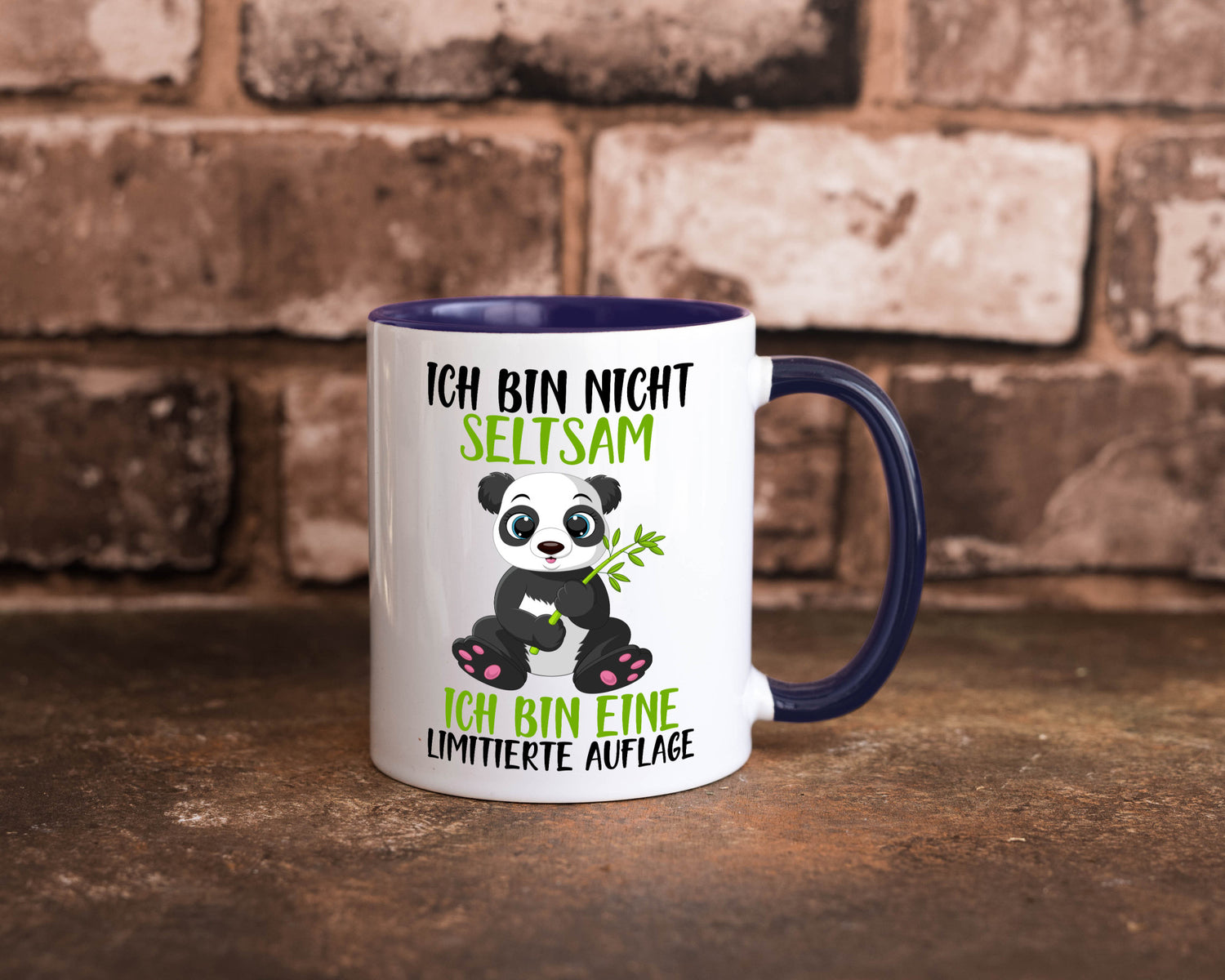 Ich bin nicht seltsam | süßer Pandabär lustiger Spruch Humor Geschenkidee Tasse