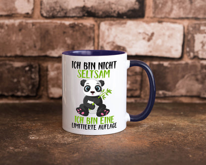 Ich bin nicht seltsam | süßer Pandabär lustiger Spruch Humor Geschenkidee Tasse
