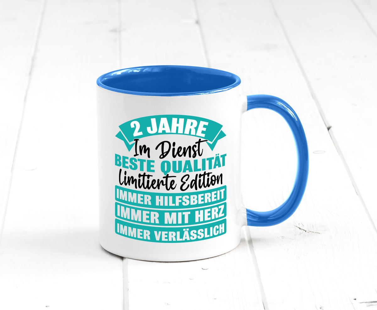 2 Jahre im Dienst | Jubiläum Arbeit v2 Geschenk Kollegen Büro lustiger Spruch Tasse