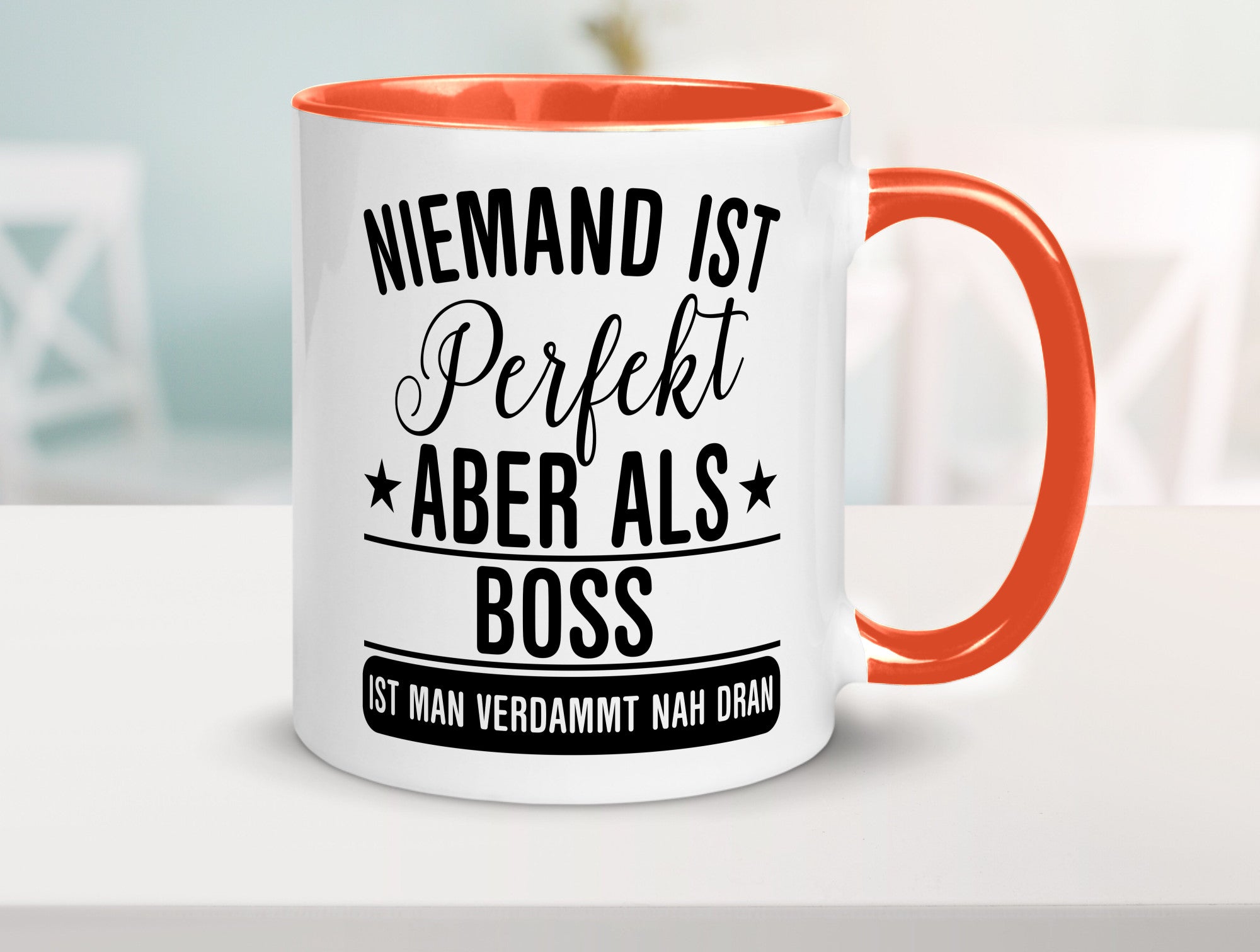 Verdammt nah dran: Boss | Führungskraft Vorgesetzter Humor Geschenkidee Tasse