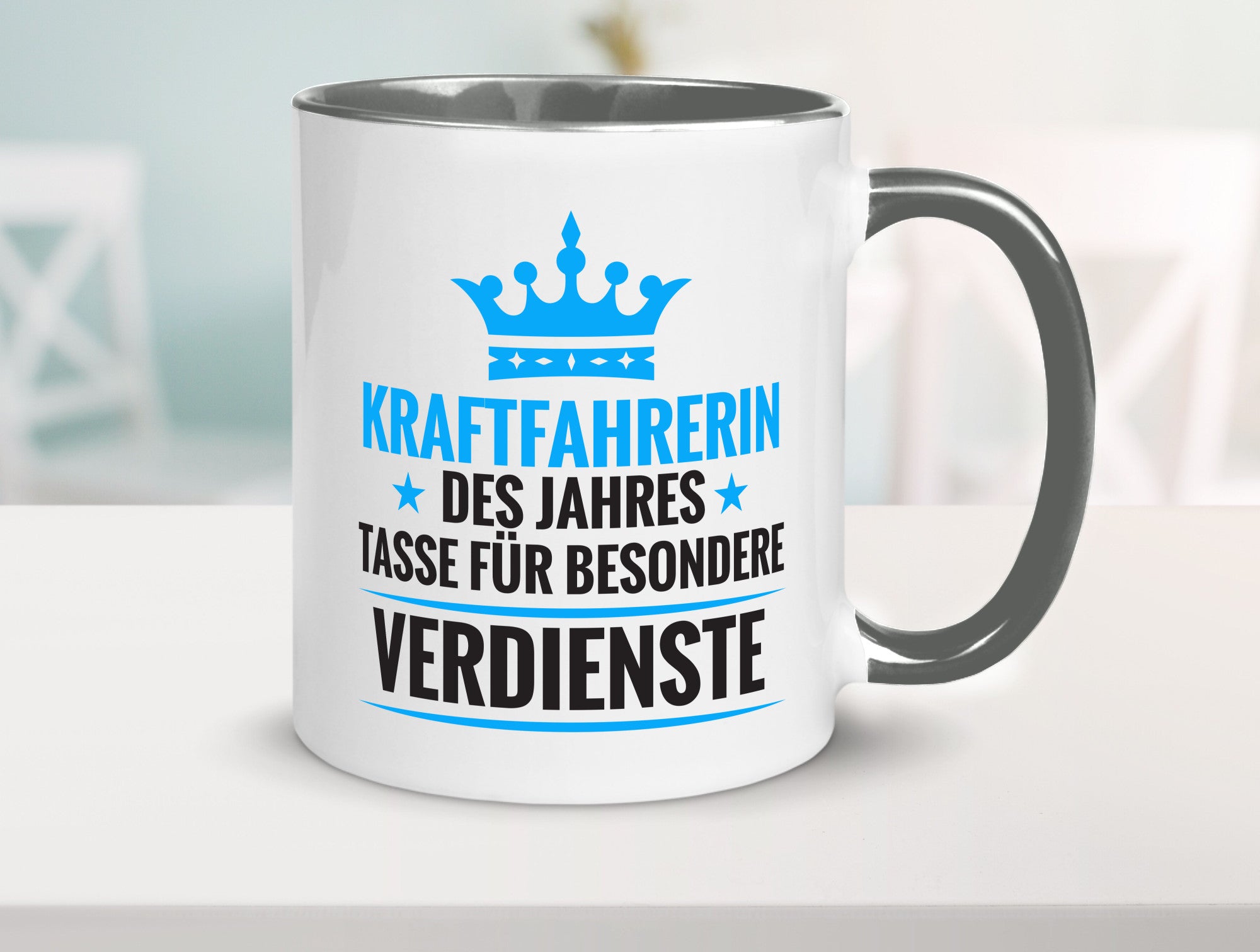 Besonderer Verdienst: Kraftfahrerin | Lastwagen LKW Humor Geschenkidee Tasse