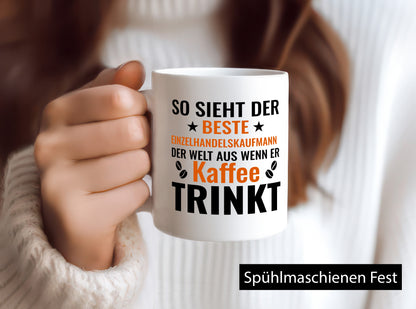 Kaffee trinkt: Einzelhandelskaufmann | Einzelhandel Geschenkidee Humor Tasse