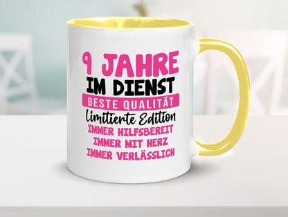 9 Jahre im Dienst | Jubiläum Arbeit v10 Geschenkidee Kollegen Büro Humor Tasse
