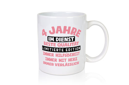 4 Jahre im Dienst | Jubiläum Arbeit v11 Geschenk Kollegen Büro lustiger Spruch