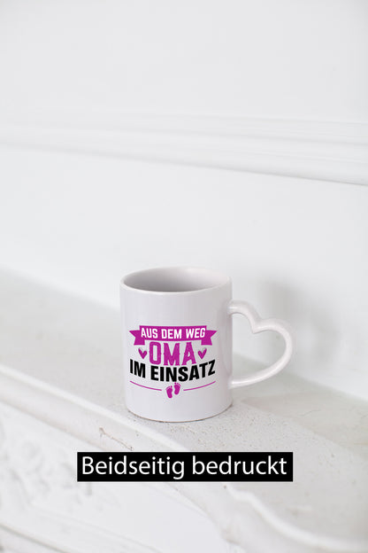 Oma im Einsatz | ist die coolste Geschenk Familie Geschenkidee lustiger Spruch