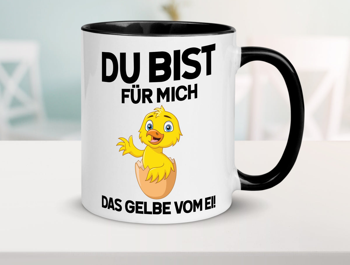 Das Gelbe vom Ei | süßes Küken Eierschale am Kopf Comic v2 lustiger Spruch Tasse