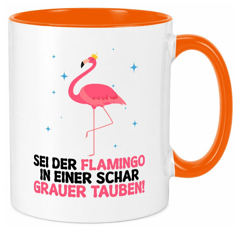 Flamingo in einer Schar Grauer Tauben | lustig Humor Geschenkidee Geschenk Tasse