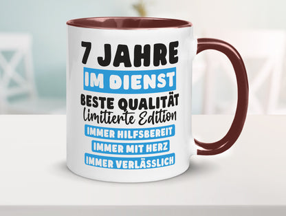 7 Jahre im Dienst | Jubiläum Arbeit v6 lustig Kollegen Büro Geschenk Tasse