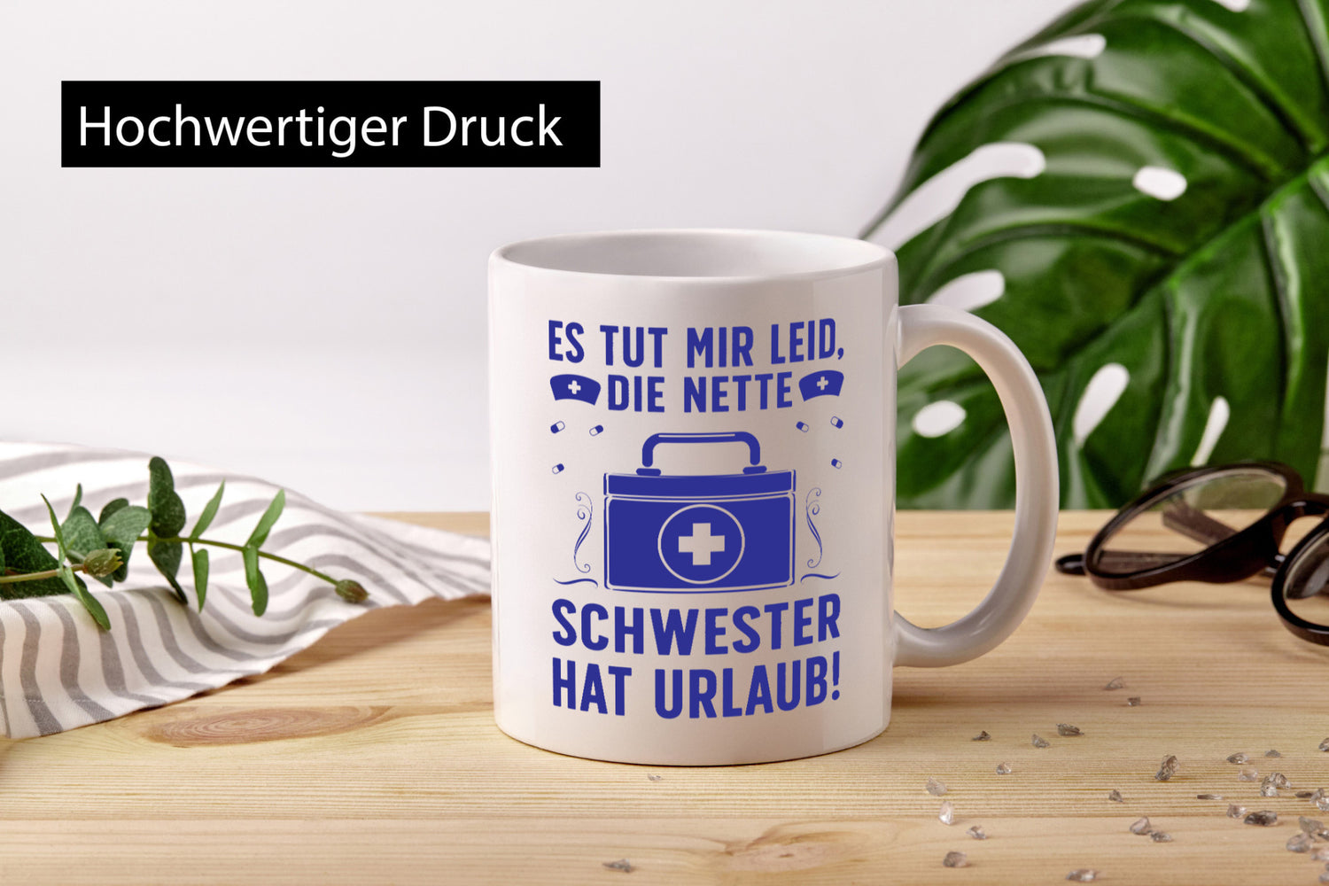 Nette Schwester hat Urlaub | Arztkoffer Tabletten lustiger Spruch Geschenk