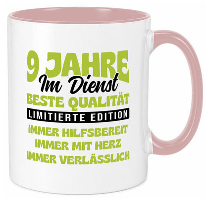 9 Jahre im Dienst | Jubiläum Arbeit v4 Geschenk Kollegen Büro lustiger Spruch
