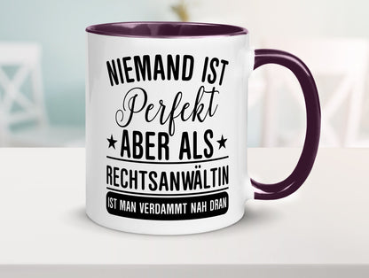Verdammt nah dran: Rechtsanwältin | Jurstin Anwältin lustiger Spruch Geschenk