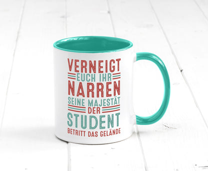 Verneigt euch: Student | Universität Uni Studium Geschenkidee Humor Tasse